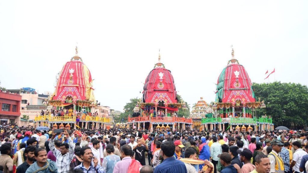 Late‑night inspections, round-the-clock vigil to manage crowd near Gundicha Temple | Bhubaneswar News