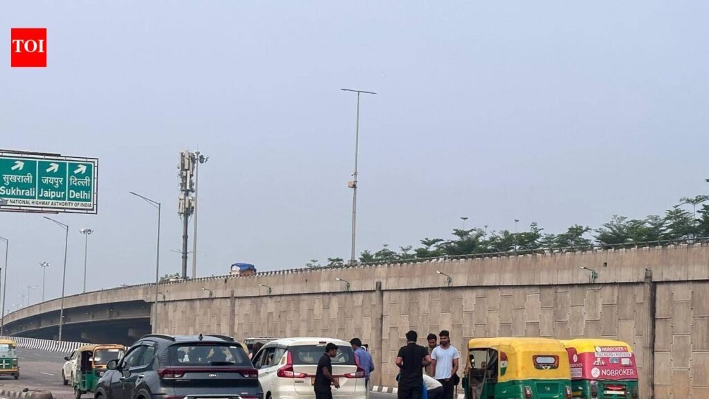 Despite ban, slow-moving vehicles still swarm high-speed corridors in city | Gurgaon News