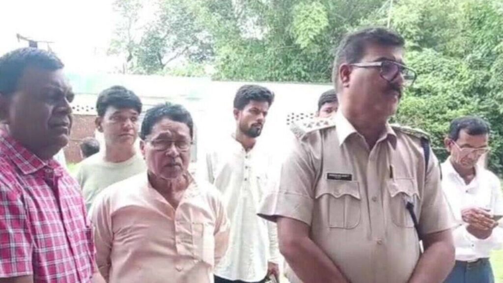 Cook found with throat slit at Bokaro skill centre | Ranchi News