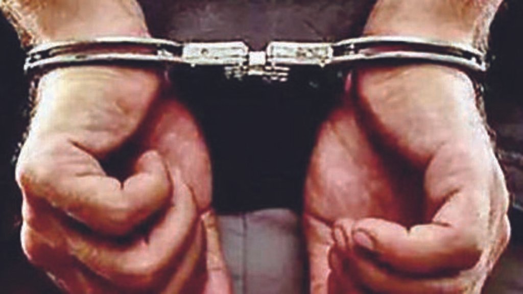 History-sheeter, three aides held; ₹10.3 lakh valuables recovered | Pune News