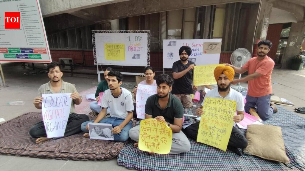 PU students hold hunger strike backing Sonam Wangchuk | Chandigarh News
