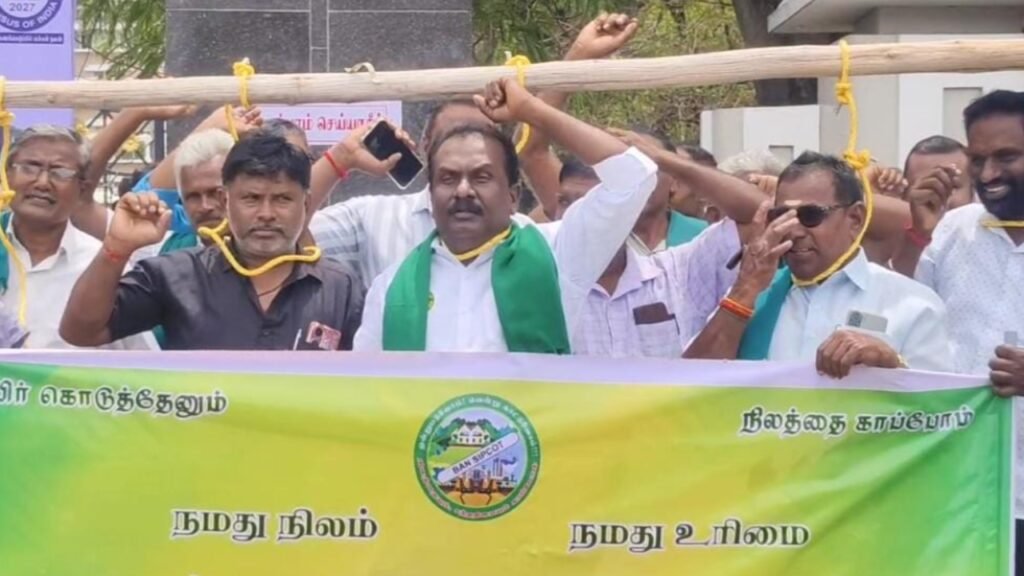 Farmers hold ‘mock hanging’ protest in Namakkal | Coimbatore News