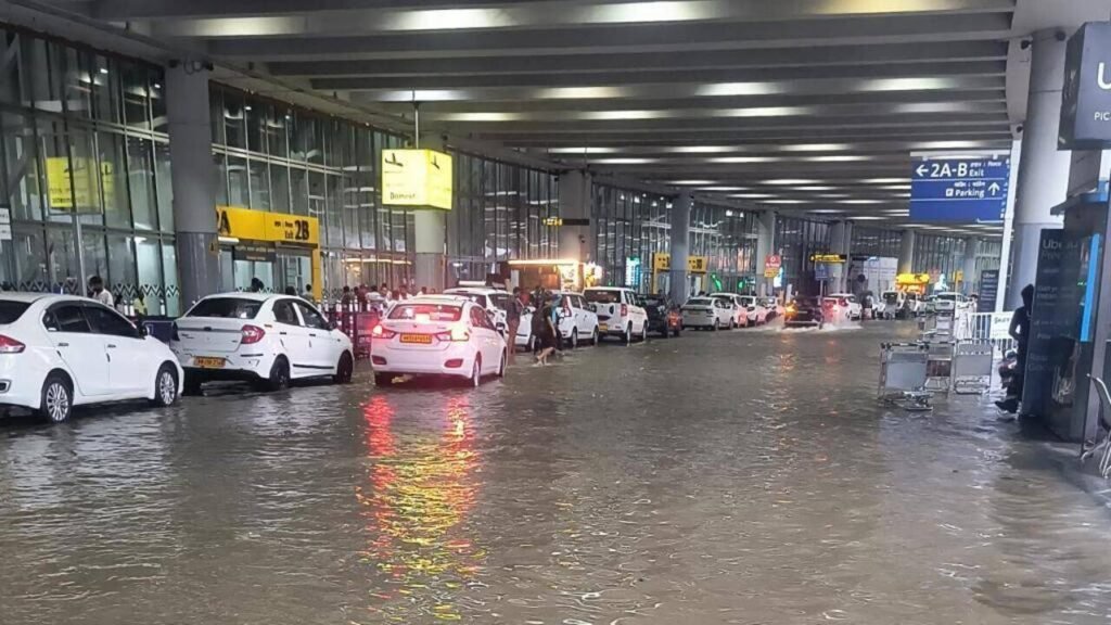 Rain swamps Kol airport, blocks access | Kolkata News
