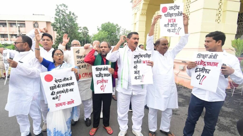 Oppn legislators march to assembly in support of Gen-Z protesters | Patna News