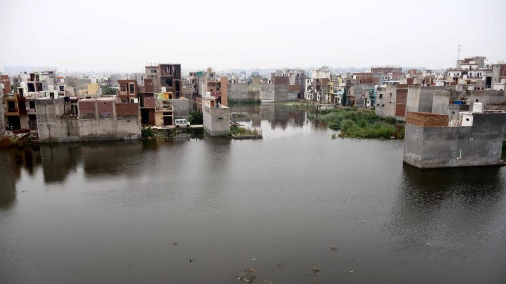 Hindon swells, 500 families displaced, many more on alert | Noida News