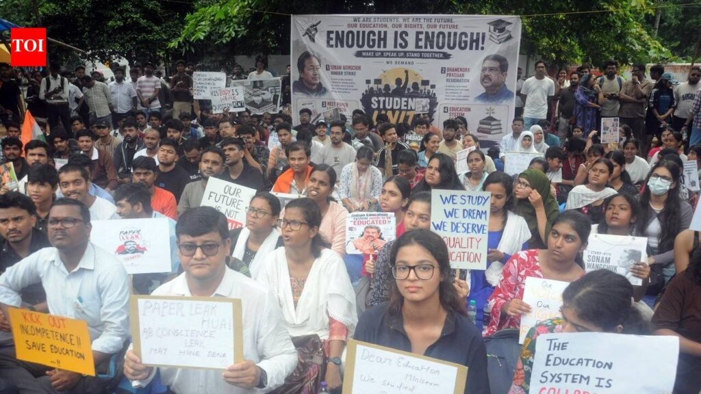 Bhubaneswar echoes Delhi protests over exam irregularities | Bhubaneswar News