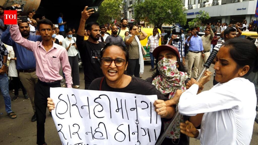150 detained during ‘Sansad Chalo’ protest in Ahmedabad | Ahmedabad News