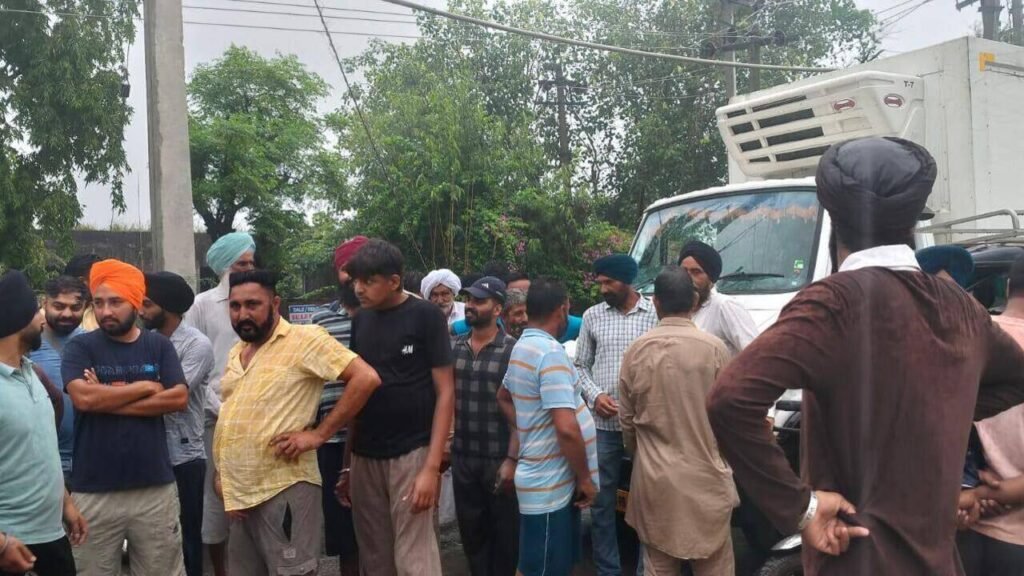 Farmers block road over power cuts, say paddy fields drying up | Chandigarh News