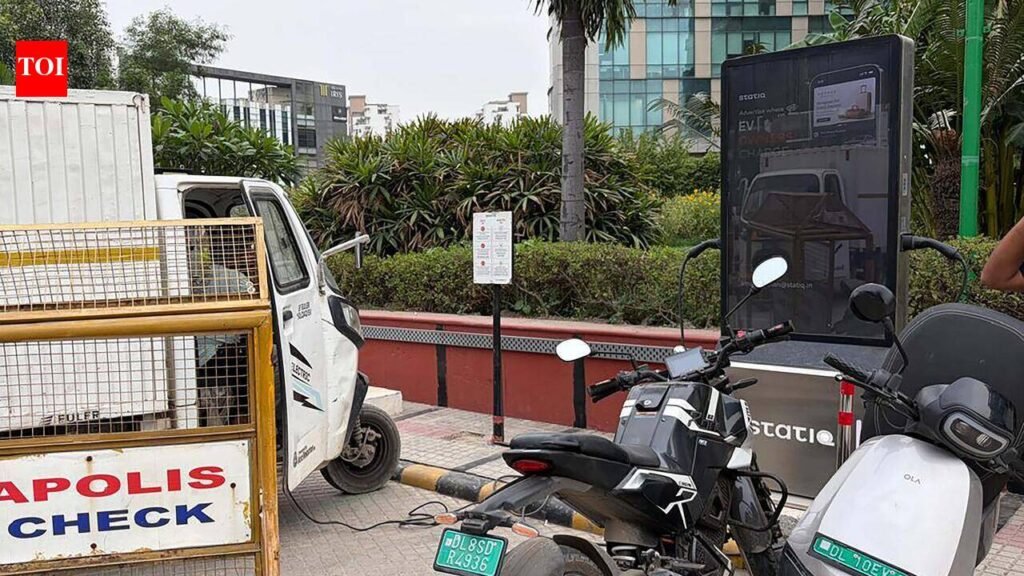 Gurgaon adds 300+ EV charging points this year, discom waives infra cost | Gurgaon News