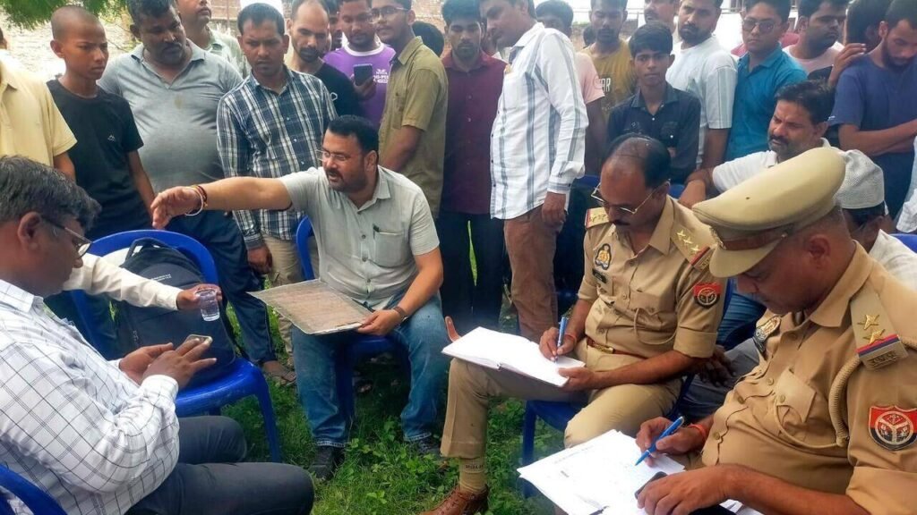 Six-hr graveyard row ends with burial; court to decide land dispute | Varanasi News