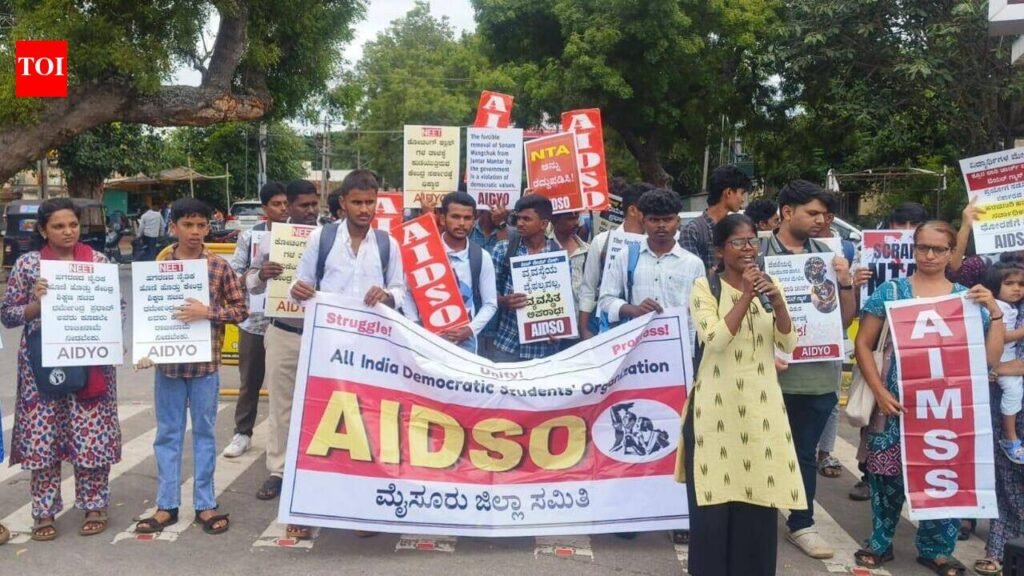 Students protest over NEET irregularities, demand minister’s resignation | Mysuru News