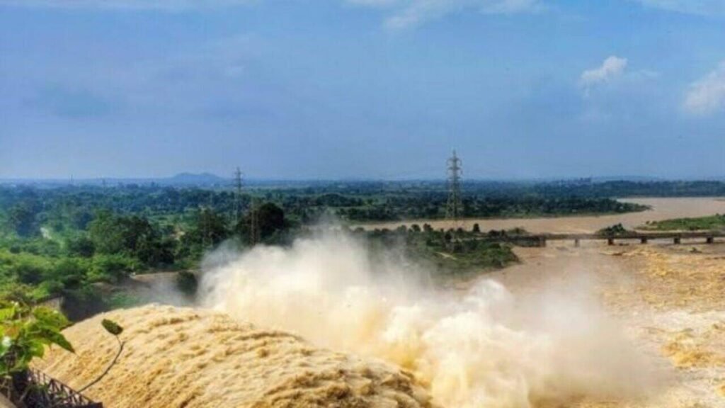 Tenughat dam opens 3 gates, riverbank residents put on alert | Ranchi News