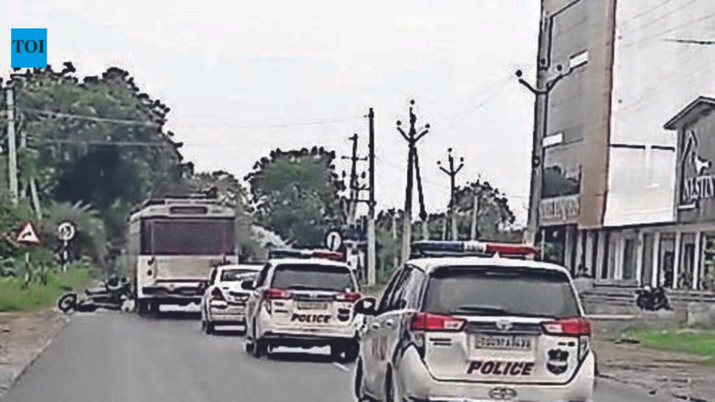 Drunk man steals RTC bus, injures four people | Hyderabad News