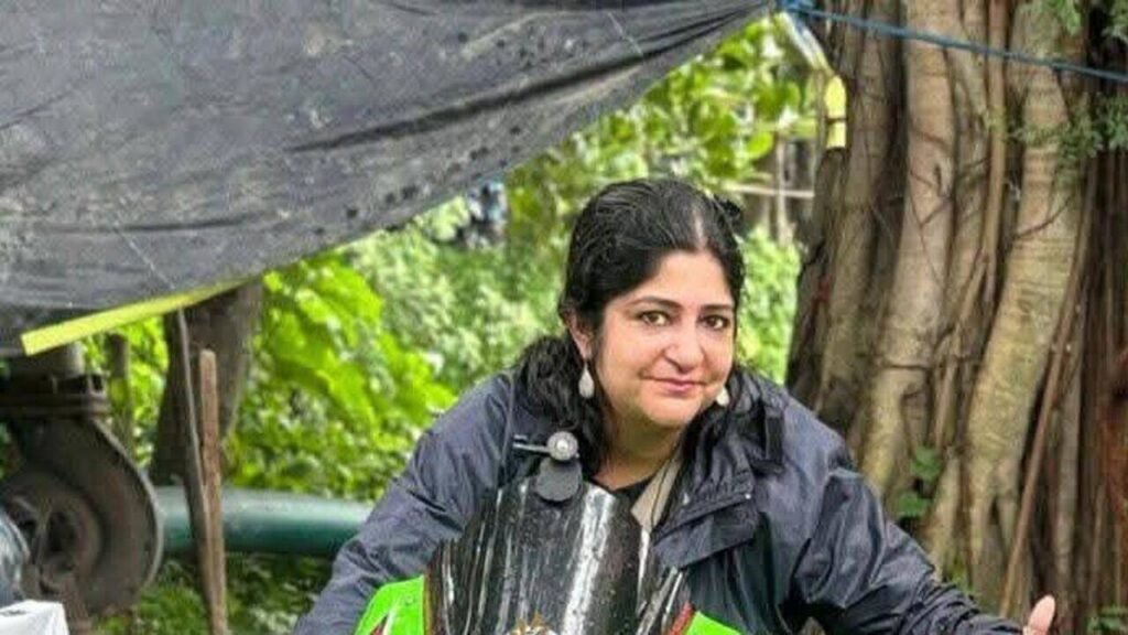 Woman biker dies in accident near Kharagpur | Kolkata News