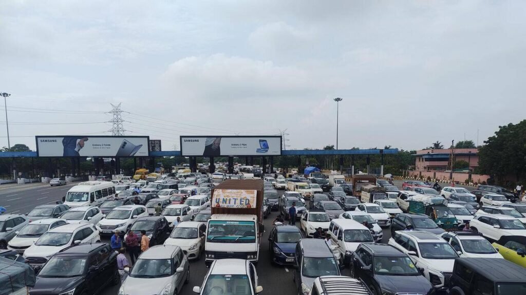 8,839 Vehicles Penalised Near ST Bus Stations in 20 Days, Rs 1.65 Crore Fine Collected | Mumbai News