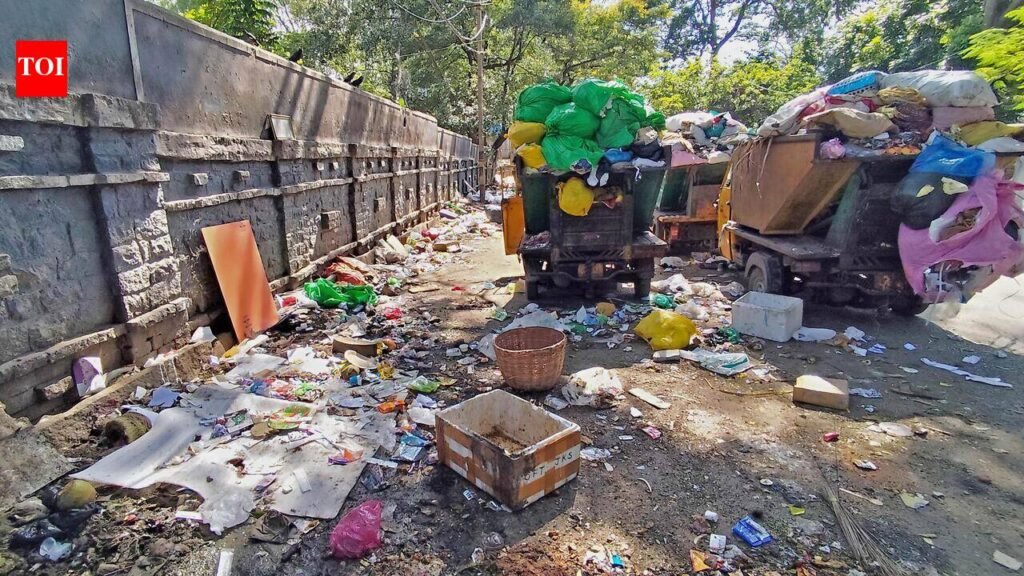 Debris, vendors & garbage transfer choke access to Bengaluru cemetery | Bengaluru News