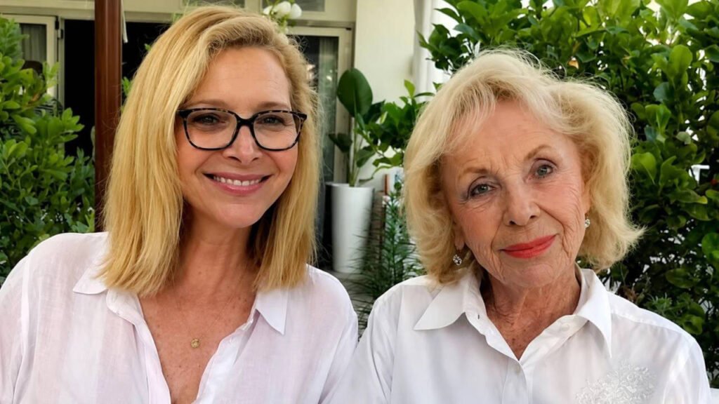 Friends star Lisa Kudrow recalls eerie moments after her mother Nedra Stern’s death, says she believes her late mom ‘texted’ her from beyond: ‘It happened three times’ |