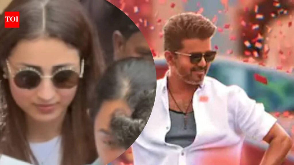 Trisha Krishnan’s Surprise Appearance at Vijay’s ‘Jana Nayagan’ First Day Screening |