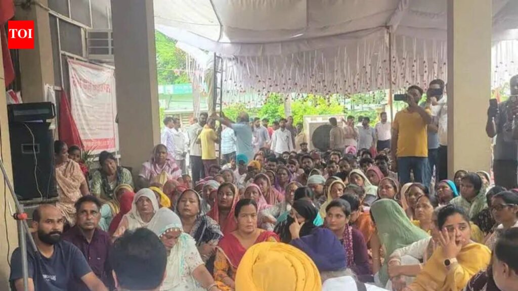 Barnala lathicharge: Pb SC, women panels seek report | Chandigarh News