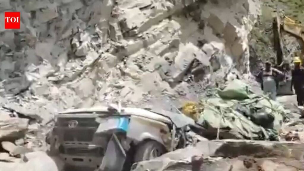 Himachal Pradesh: At least 13 feared dead after taxi crushed by boulders in Lahaul-Spiti | India News