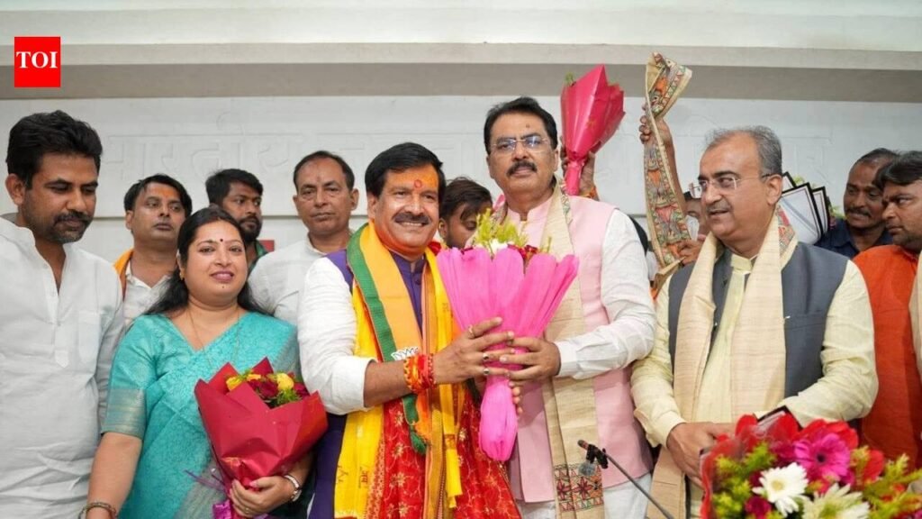 RJD spokesperson Mrityunjay Tiwary joins BJP | Patna News