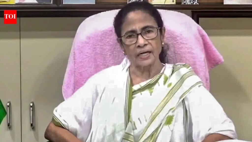Mamata Banerjee in fresh row after purported video shows her pushing woman cop | Kolkata News