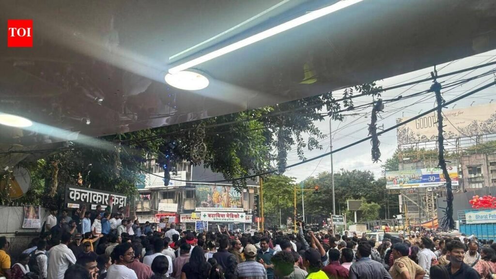 Youth groups mark celebrations across Pune over Pradhan’s resignation | Pune News