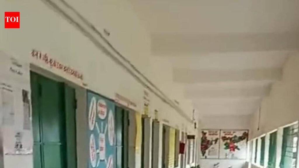 Chatra administration orders inquiry into Pratappur school building safety | Ranchi News
