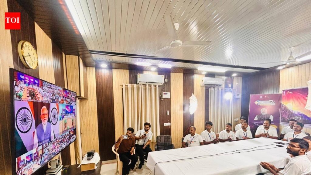 ‘Digital India working even at 15,000 ft’: Jaunpur youth to PM at MKB interaction | Varanasi News