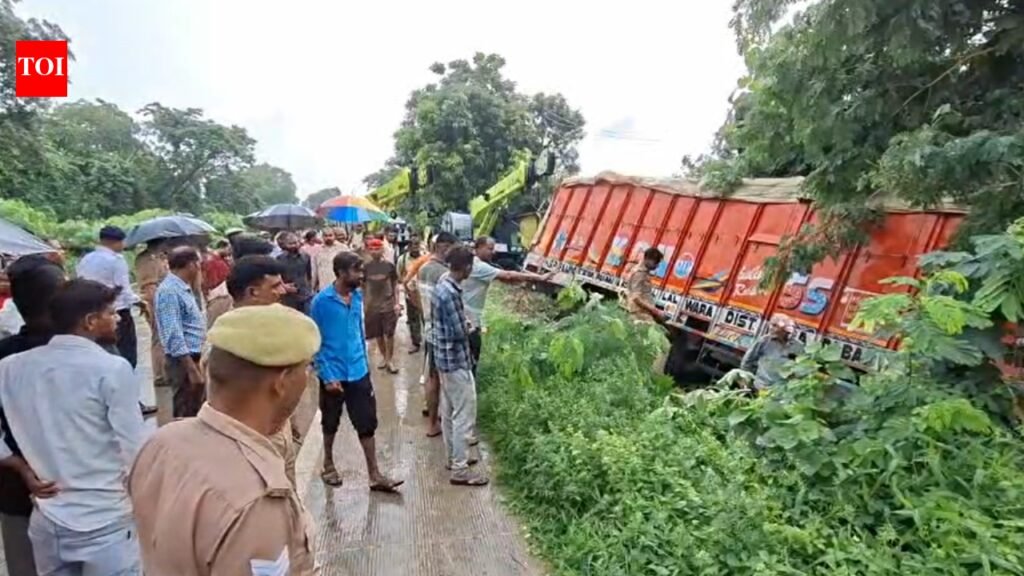 Family of 4, including 2 children, die after speeding truck ploughs into house in UP | Lucknow News