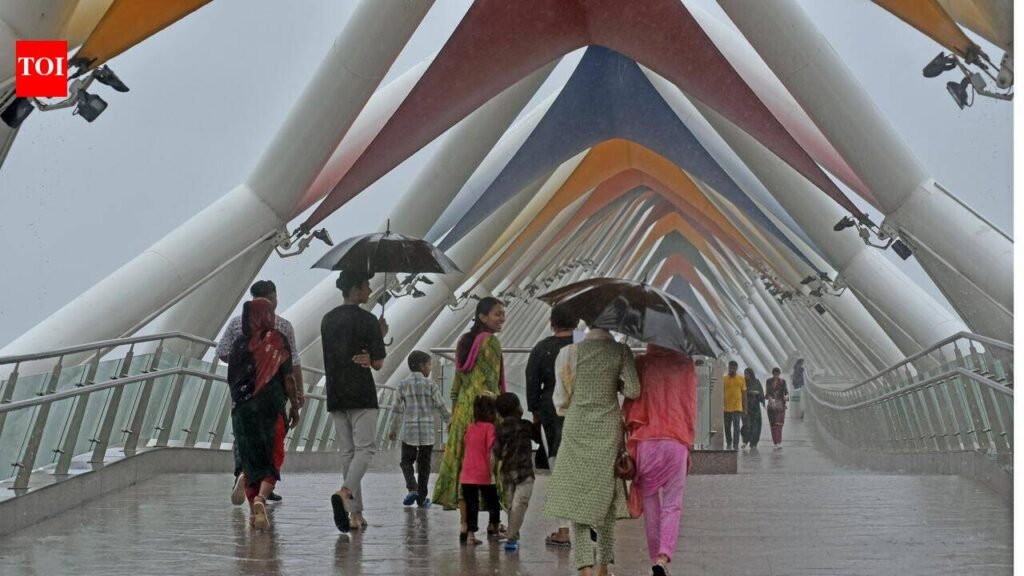Pour encore: Ahmedabad, Gujarat brace for weekend deluge | Ahmedabad News