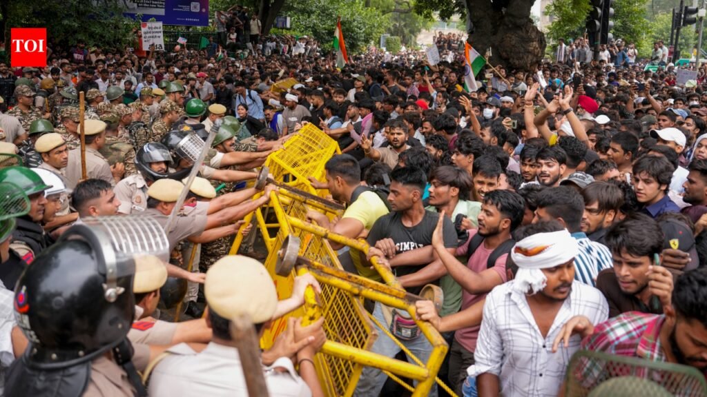 Jantar Mantar clashes: Protesters may have used AI to counter tear gas, say sources | Delhi News