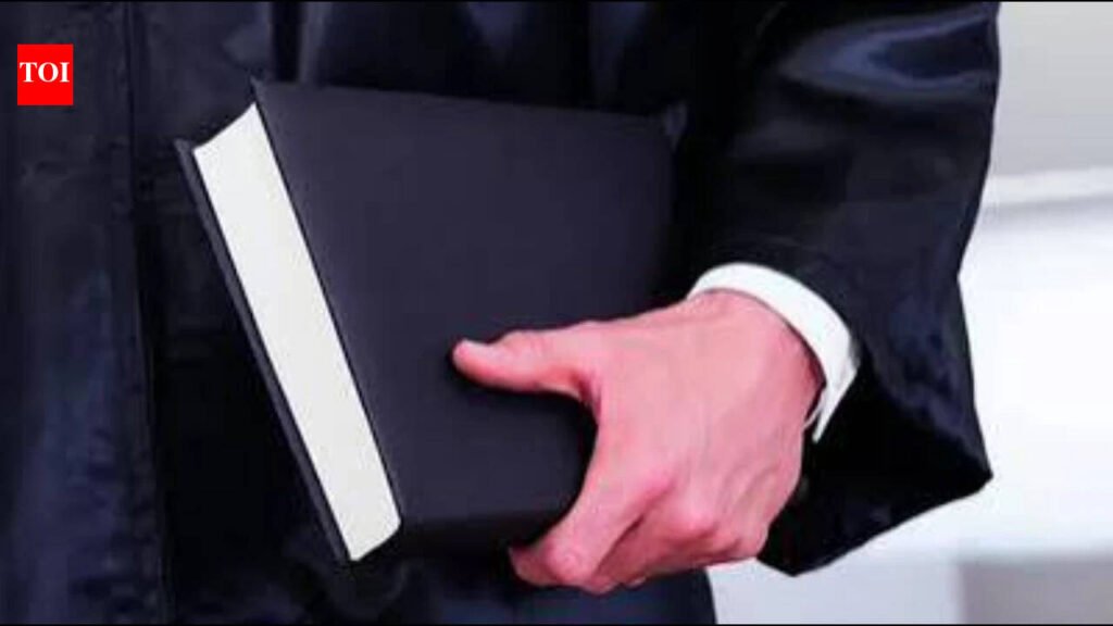 Top criminal lawyer arrested in murder witness abduction case | Nagpur News