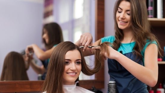 Hairstyle guide: How to choose the right haircut for your face shape and hair texture?