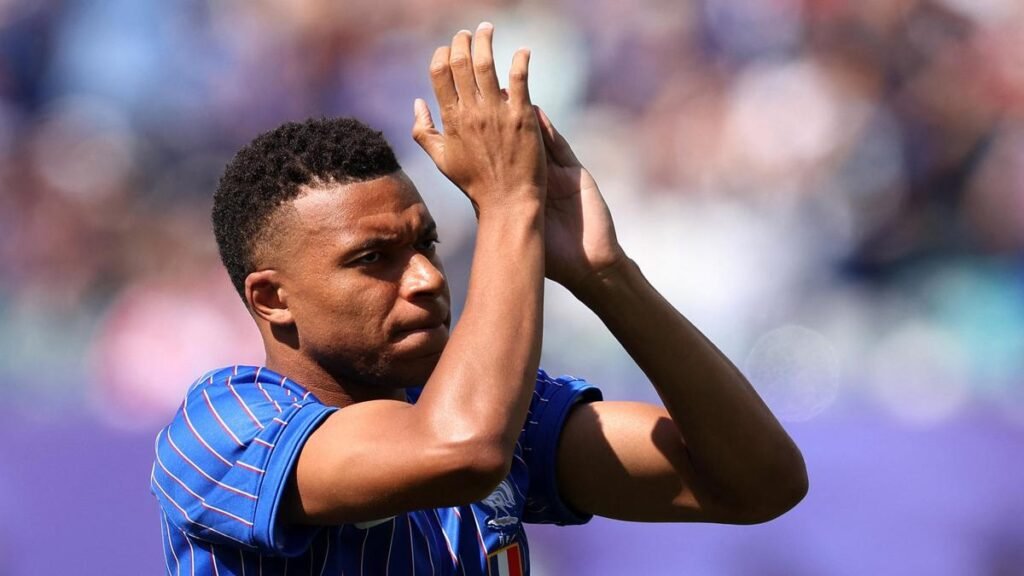 Paraguay VS France FIFA World Cup LIVE Round of 16: France faces Paraguay in Philly heat