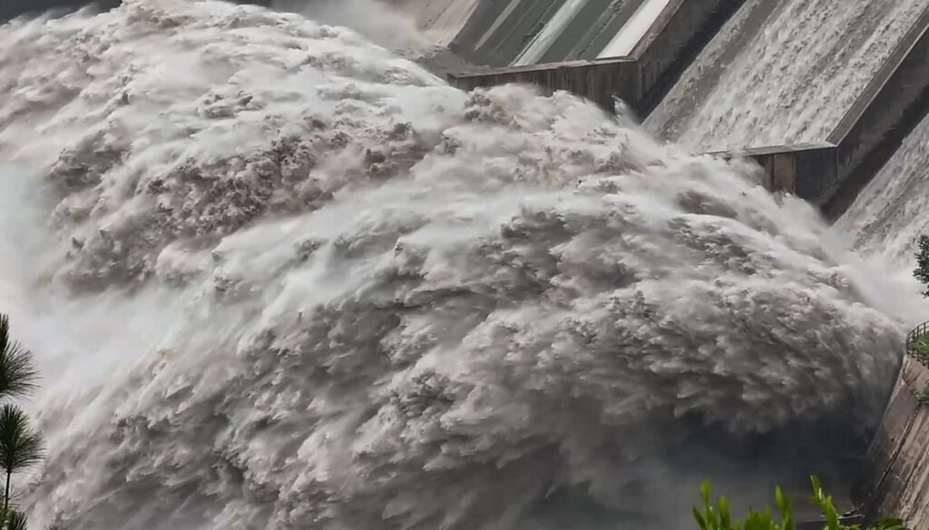 Survivors recall the moment waters swallowed their world