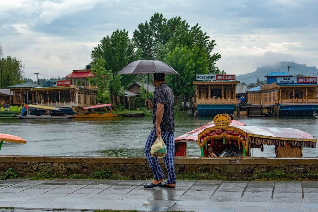 Rain lashes Kashmir; relief from heat