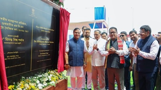 Assam CM Himanta Biswa Sarma inaugurates first MBA batch of IIM Guwahati