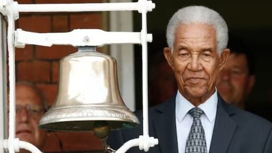 Garfield Sobers, champion West Indies all-rounder, dies at 89