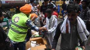 These restaurants in Delhi are offering shelter, water, snacks and more to students protesting at Jantar Mantar