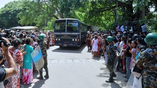 25 killed, 100 injured in clashes between two groups at prison in Sri Lanka