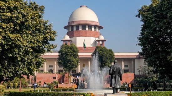 SC freezes bank accounts of real estate firm, directors; issues warrants against its officials