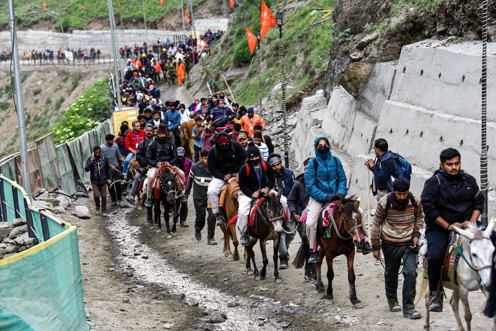 SASB asks pilgrims to complete advance registration before travelling for Amarnath Yatra