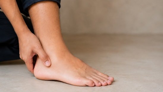 Ankles swelling in the evening? Urologist Dr Bhoopat Singh Bhati explains why it may signal kidney problems