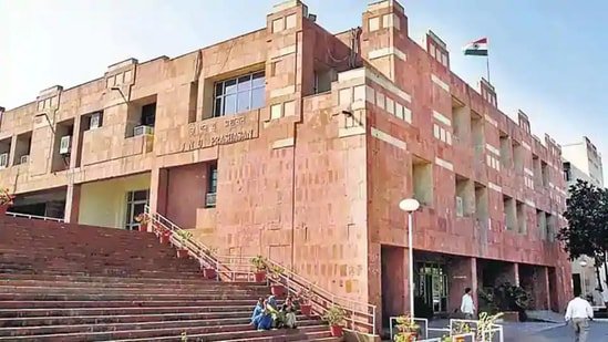 After DU, JNU asks students to avoid Jantar Mantar protests citing safety issues