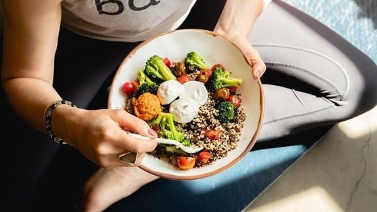 What is the 80/20 rule for weight loss? Fitness coach Allen Nguyen explains and shares 80/20 meal plan for beginners