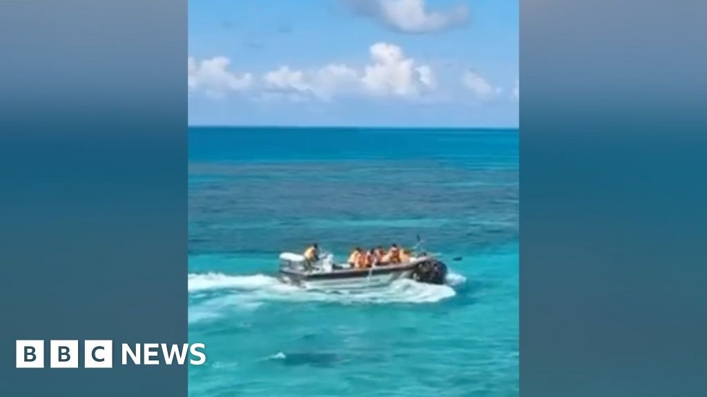 Video appears to show confrontation between Chinese and Philippine navy vessels