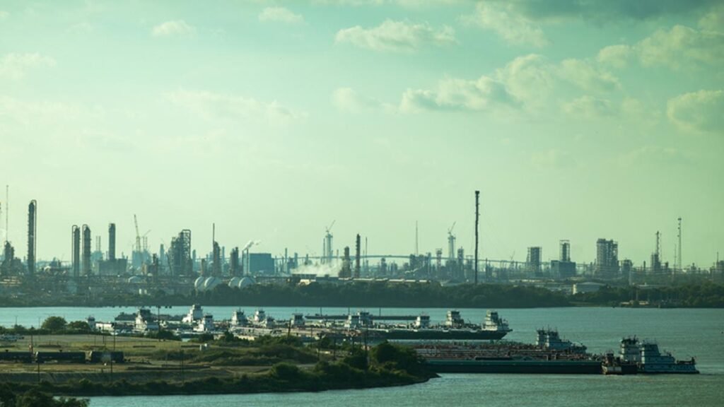 Finance Ministry extends customs duty exemption on petrochemical imports by another 15 days