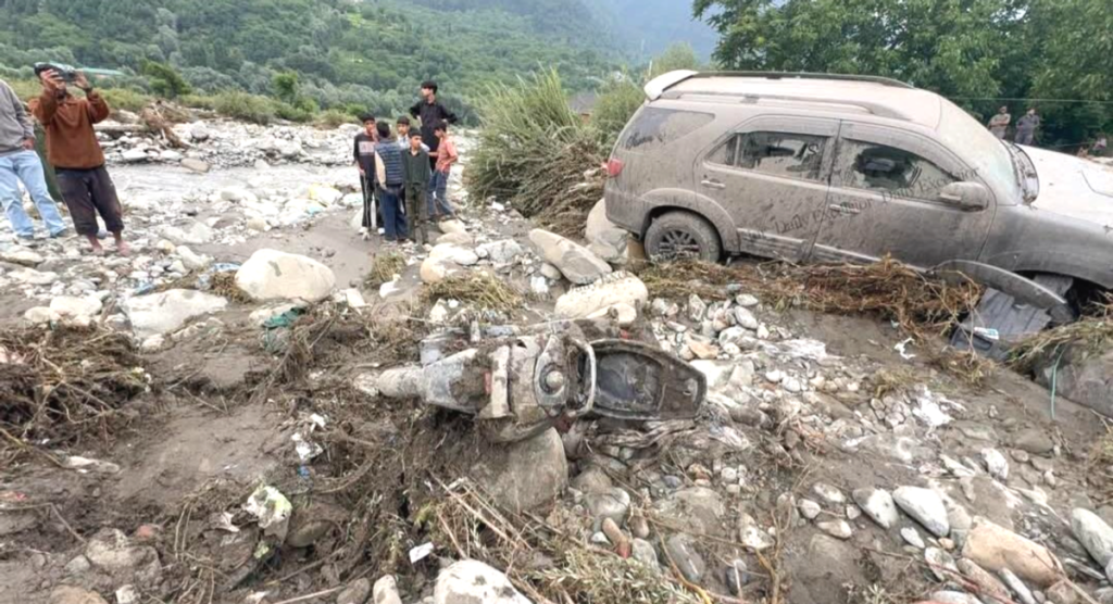 Hotel staff, locals break walls to evacuate trapped tourists after cloudburst in Pahalgam