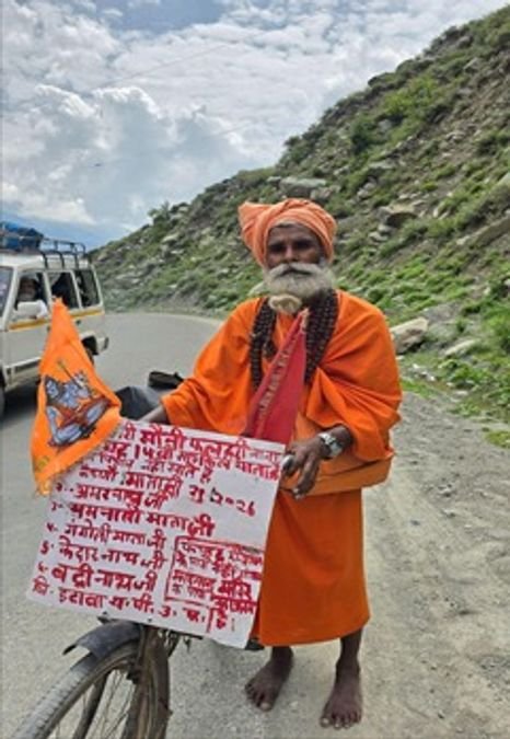 UP devotee cycles 1,500 km for 14th Amarnath Yatra